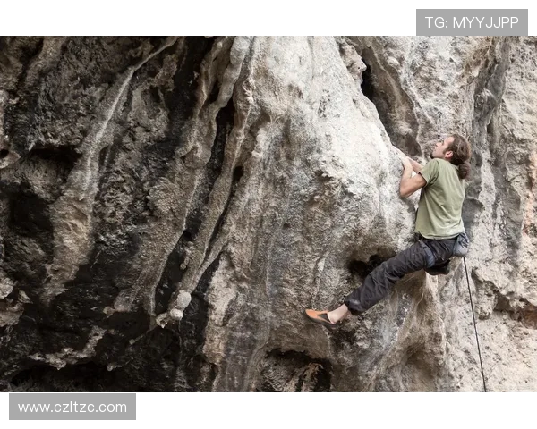 重庆攀岩队在极限运动联赛中的默契配合与精彩表现分析